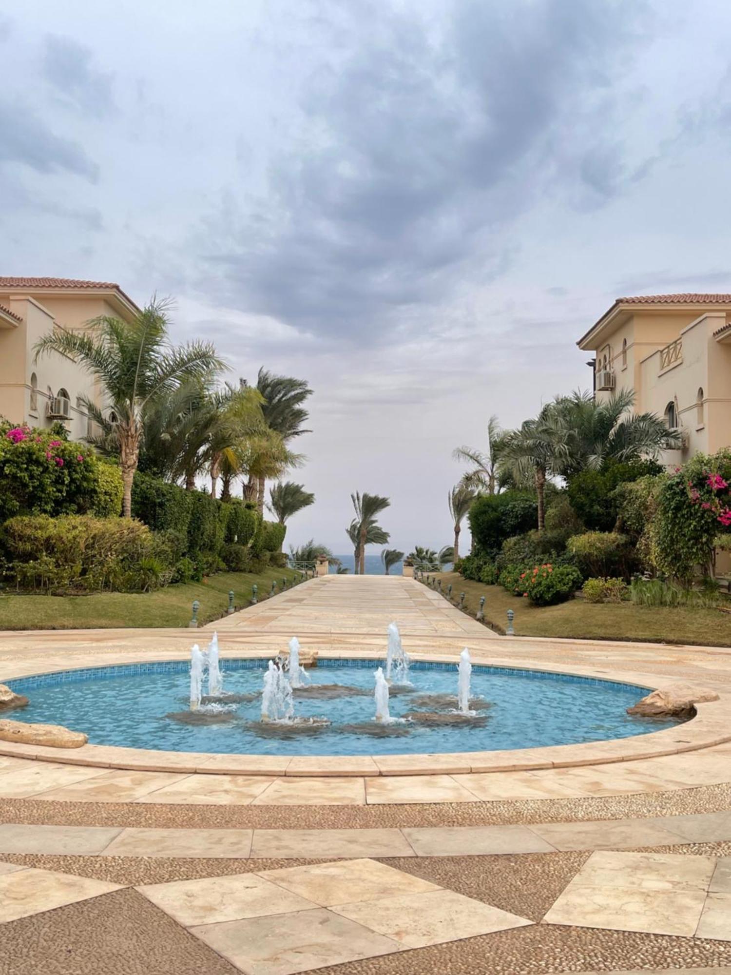 Villa Cozy chalet in a luxurious compound à Ain Sukhna Extérieur photo